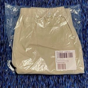 Women’s large Khaki stretch crop pants from Denim & Co. with side pocket